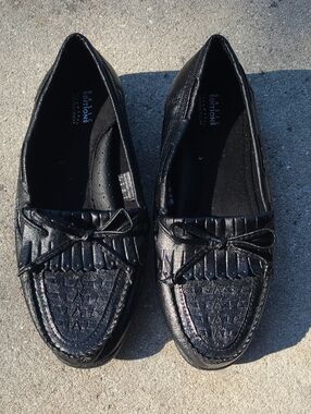 Basic Editions Black Leather Comfort  Moccasin Loafers with Bow Trim Size 9w